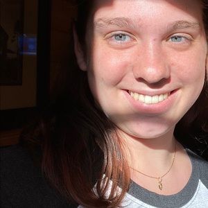 Meet your Posher, Julia